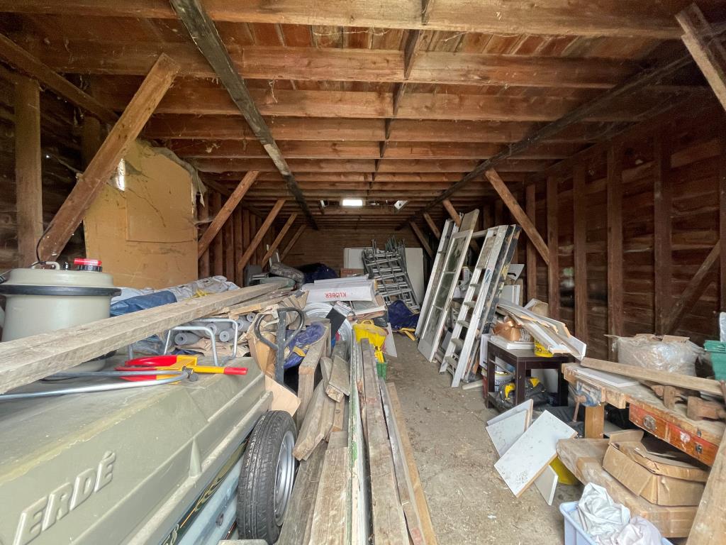 Lot: 107 - DETACHED BARN -